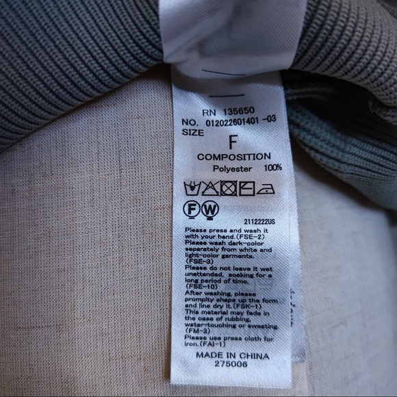 V-neck open shoulder Knit top - Picture 7 of 7